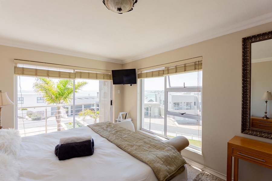 5 Bedroom Property for Sale in Waterfront Western Cape